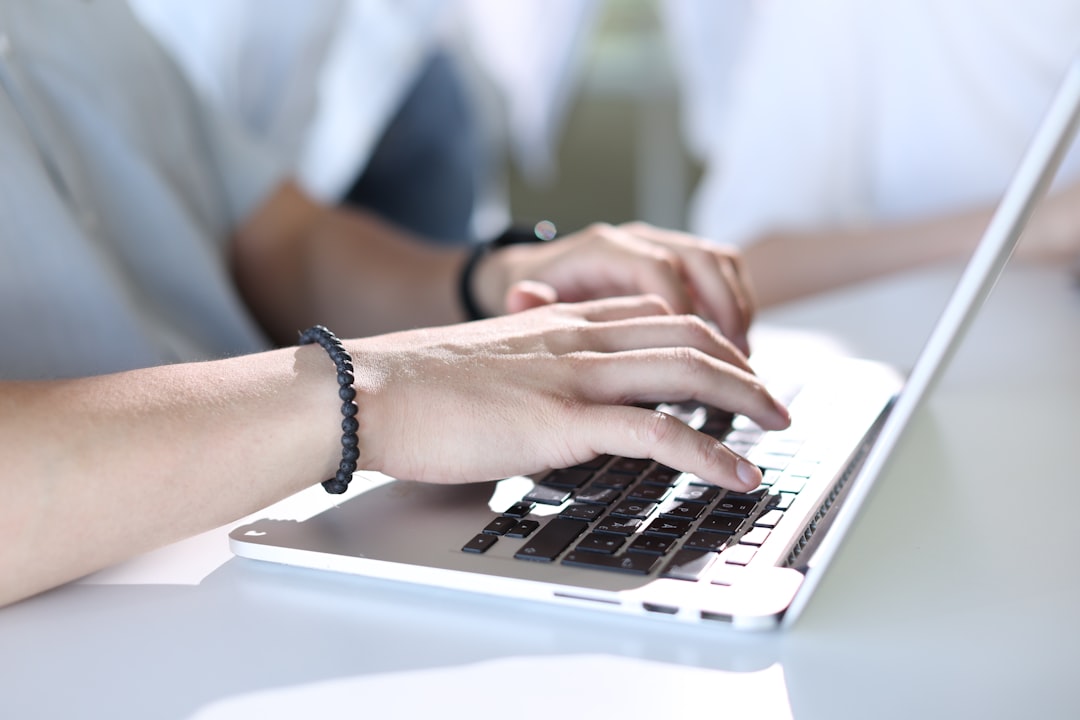 Writesonic pros and cons — Writesonic review